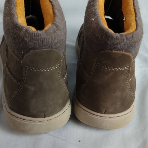 Clarks Women's High top Suede Sneakers Size 11 Casual Front Zip Contour Cushion - Picture 12 of 15